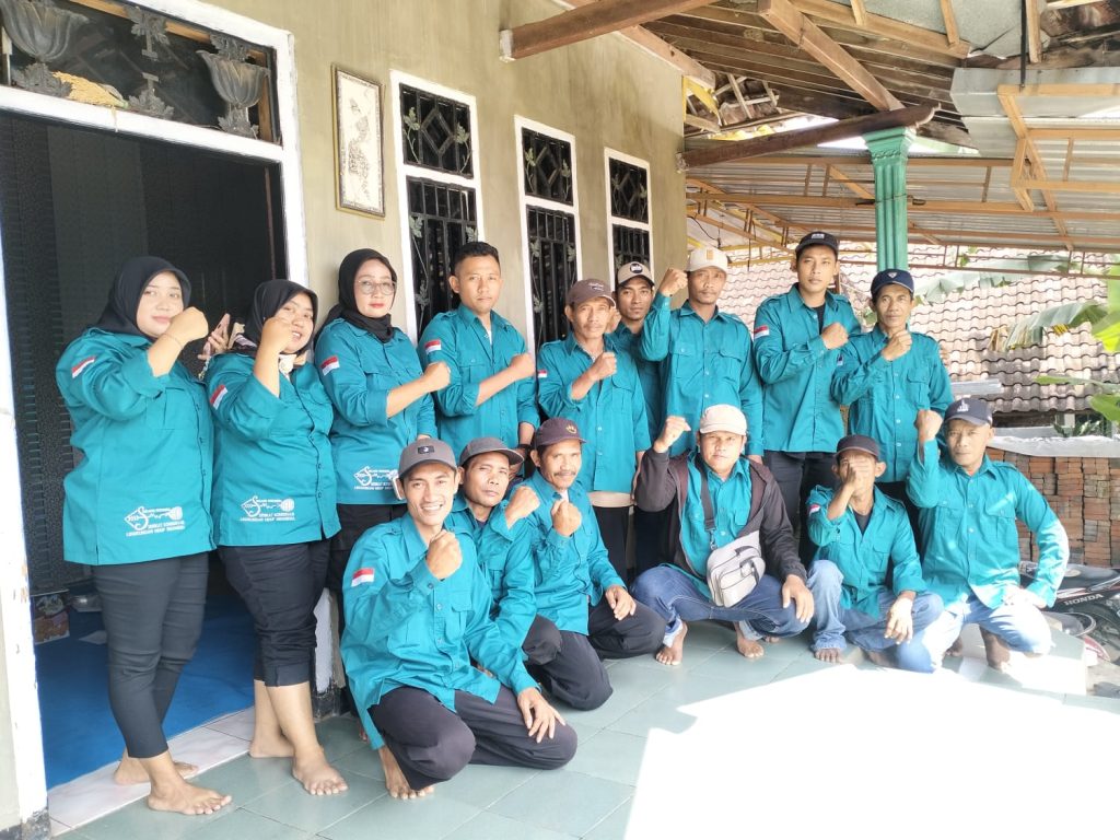 LSM Srikandi Indonesia Dihasut dan Difitnah, Sumartik: Kami Tempuh Jalur Hukum Anggota Srikandi Indonesia saat berkumpul di Rumah Srikandi Indonesia, Sumartik, Jumat (14/6/2024) (NafiGOnews.id)