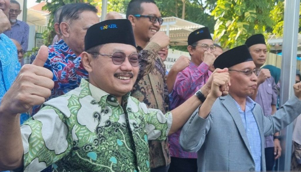 prof bus batal dipecat