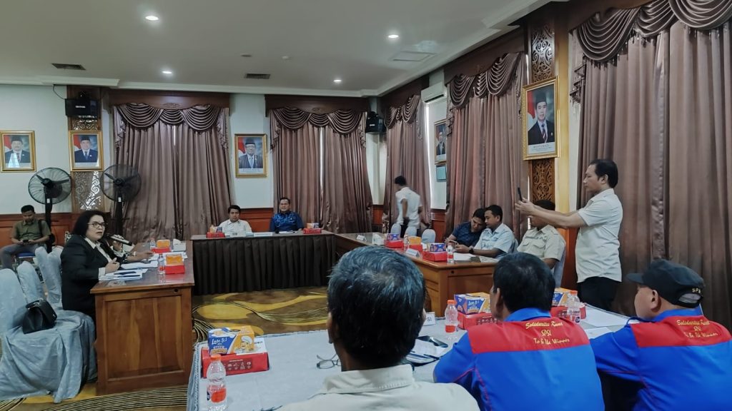 Suasana RDP di Gedung DPRD Kutim, Senin (1/7/2024) (Ahmad/Gonews)