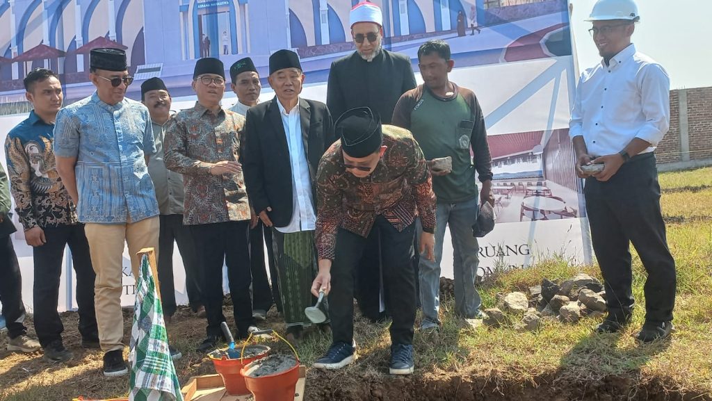 Peletakan Batu Pertama Gedung Auditorium Universitas KH Abdul Chalim, Sabtu (20/7/2024) (Nafi')