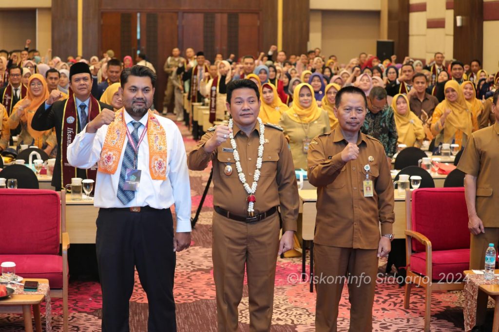 Geliat Guru Penggerak di Sidoarjo: Membangun Generasi Emas dengan Semangat Baru Pengukuhan Guru Penggerak Angkatan 9 Kabupaten Sidoarjo di Fave Hotel Sidoarjo pada Senin (22/7/2024).