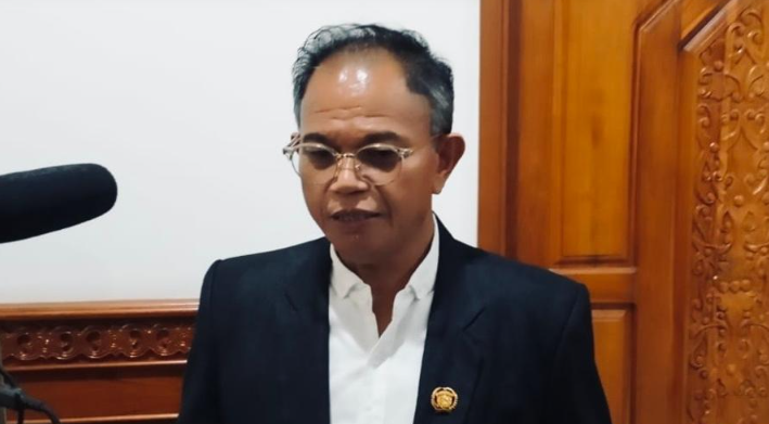 Angota Komsi C DPRD Kutim Soroti Kendala Politik Hambat Pelabuhan Kenyamukan Yusuf T Silambi, Anggota Komisi C DPRD Kutim