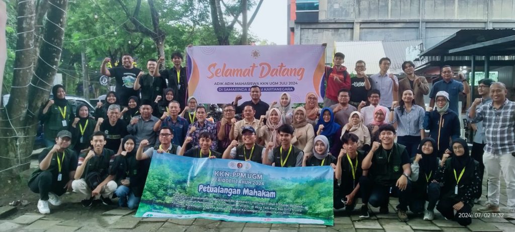 20 orang mahasiswa UGM melaksanakan KKN PPM di Desa Tani Baru dan Desa Muara Pantuan Kecamatan Anggana, Kabupaten Kutai Kartanegara.