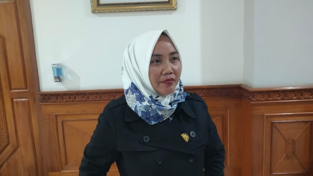 PPDB di Kutim Bermasalah, Leni Angriani Minta Disdikbud Bertindak Lebih Tegas Leni Angriani, Anggota Komisi B DPRD Kutim