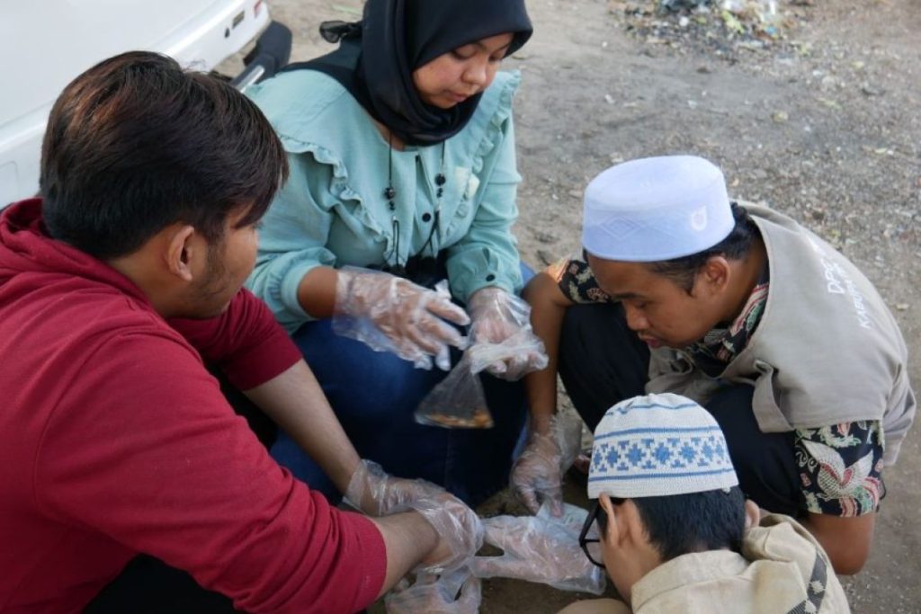 Tunanetra Belajar Budidaya Jamur