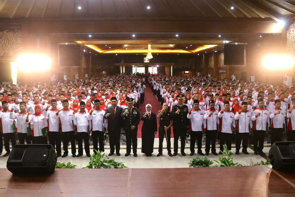 Rini Syarifah, Bupati Blitar mengukuhkan BPD di Kabupaten Blitar, Selasa (16/7/2024)
