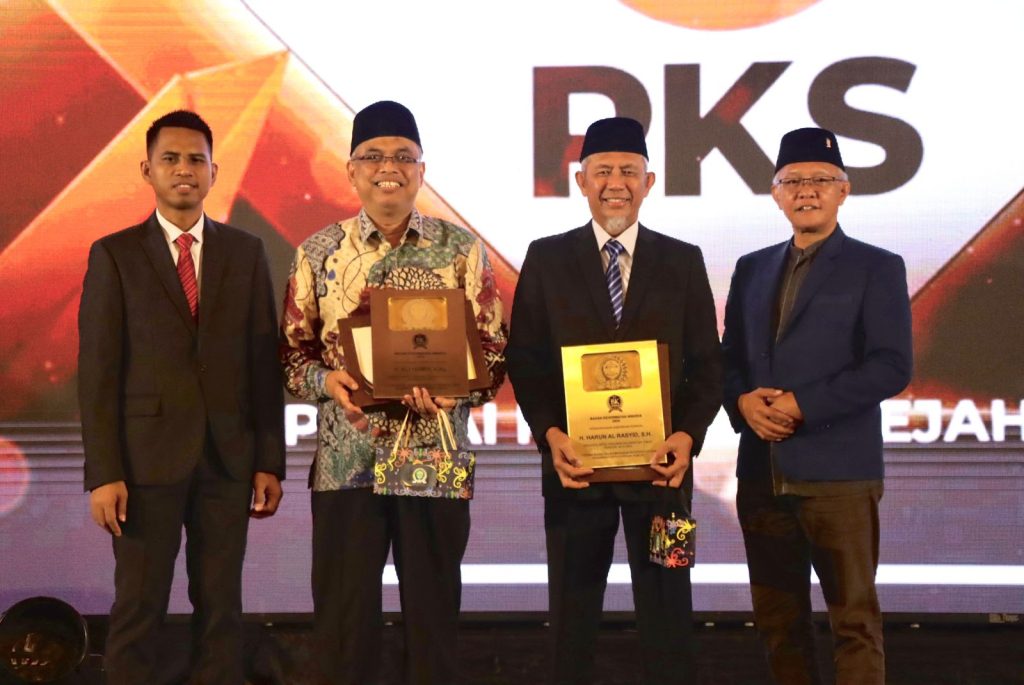 Ali Hamdi, Ketua Fraksi DPRD Kaltim (Baju Batik)