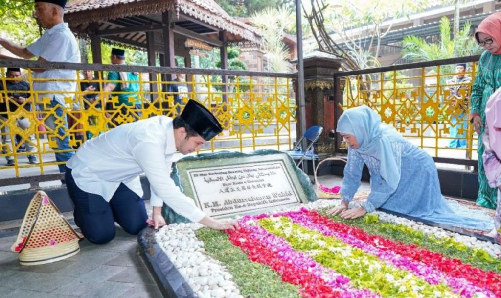Ziarah Khofifah di Tebuireng