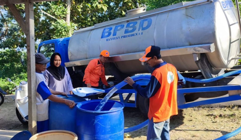 BPBD Ponorogo Intensifkan Distribusi Air Bersih di Tengah Ancaman Kekeringan Distribusi air bersih Ponorogo