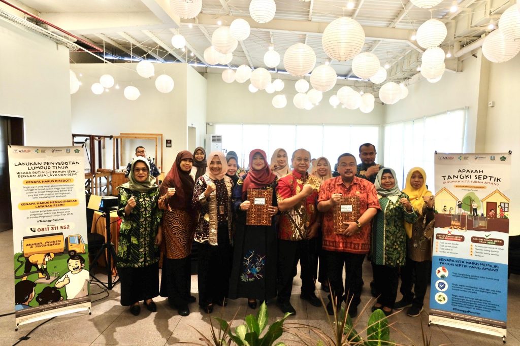 Pemkab Sidoarjo dan Delta Arta Tandatangani MoU Layanan Sedot Tinja MoU)antara PT BPR Delta Artha dengan Dinas Perumahan, Permukiman, Cipta Karya dan Tata Ruang (DP2CKTR) Kabupaten Sidoarjo, dan pihak ketiga dari USAID IUWASH, di Luminor Hotel, pada Kamis (15/8/2024).