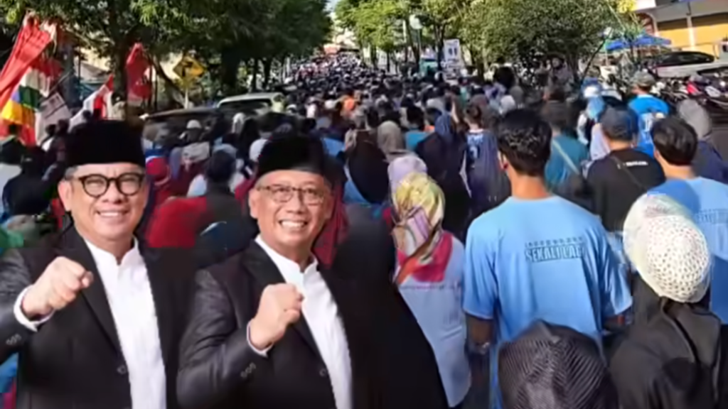 Ribuan Warga Bontang Padati Deklarasi Pasangan Calon Independen Basri-Chusnul Ribuan Warga Bontang Padati Deklarasi Pasangan Calon Independen Basri-Chusnul dalam Acara Jalan Sehat, Minggu (11/8/2024)
