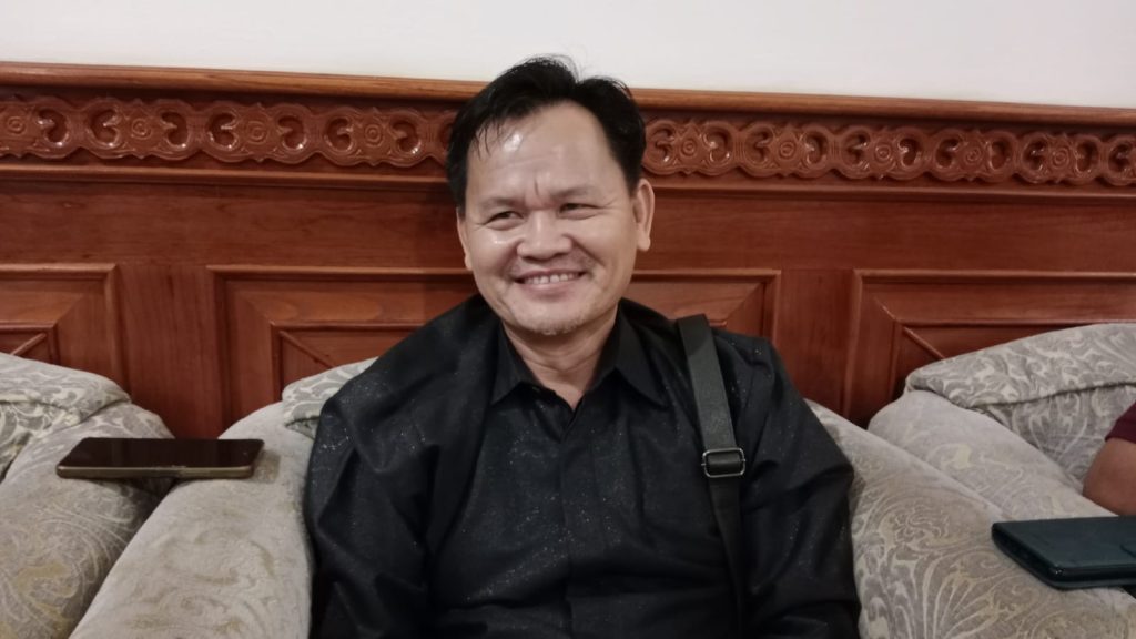 Kajan Lahang, Anggota Komisi C DPRD Kutim saat diwawancarai di Gedung DPRD Kutim, Selasa (30/7/2024) (Ahmad/GOnews)