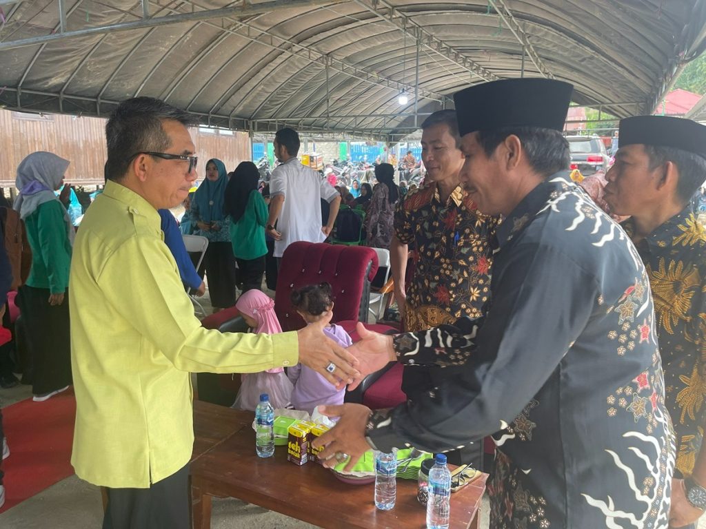 Kunjungan kerja Ardiansyah Sulaiman Bupati Kutim Ke Desa Danau Redan, Kecamatan Teluk Pandan.