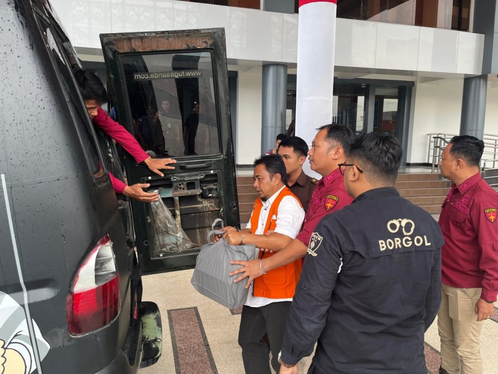 Kejati RIngkus tersangka MRF PNS di UPTD KPHP Berau Pantai