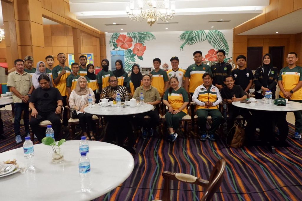 Atlet Kutai Timur Siap Diguyur Ratusan Juta untuk Peraih Emas di PON 2024 Kasmidi Bulang, Wakil Bupati Kutim mengadakan jamuan khusus bagi atlet, manajer tim, oftek, dan pelatih asal Kutai Timur.