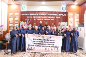 Khataman Quran dan peringatan Maulid Nabi Muhammad SAW yang digelar oleh DPPKB Kutim bersama Dharma Wanita Persatuan (DWP), Kamis (12/9/2024)