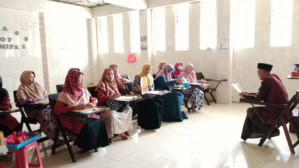 Kepala SMA Primaganda Galakkan Program Ngaos Kitab, Guru Antusias Suasana program ngaji kitab untuk para guru di SMA Primaganda