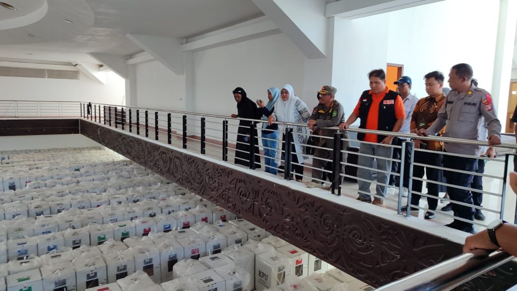 Gedung Expo Sangatta Jadi Pusat Logistik Pilkada 2024 di Kutim Gedung Expo Sangatta Jadi Pusat Logistik Pilkada 2024 di Kutai Timur