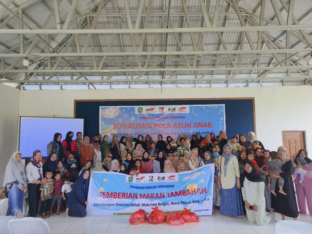 Pamapersada dan KPC Berkolaborasi Sosialisasikan Pola Asuh di Bengalon, Bagikan 100 Paket Bantuan PT Pamapersada Nusantara berkolaborasi dengan PT KPC sosialisasi polah asuh dan memberikan bantuan 100 paket kepada ibu hamil dan ibu balita di area Bengalon Coal Project