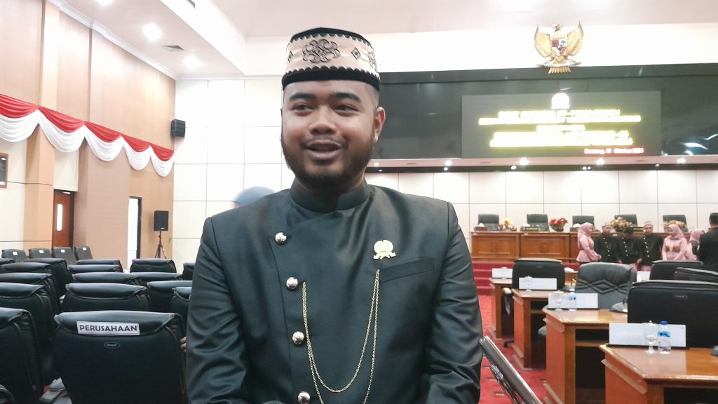 Alfin Rausan Fikry, Anggota Dewan Perwakilan Rakyat Daerah (DPRD) Kota Bontang saat diwawancarai di Gedung DPRD Kota Bontang (Agt/GOnews)