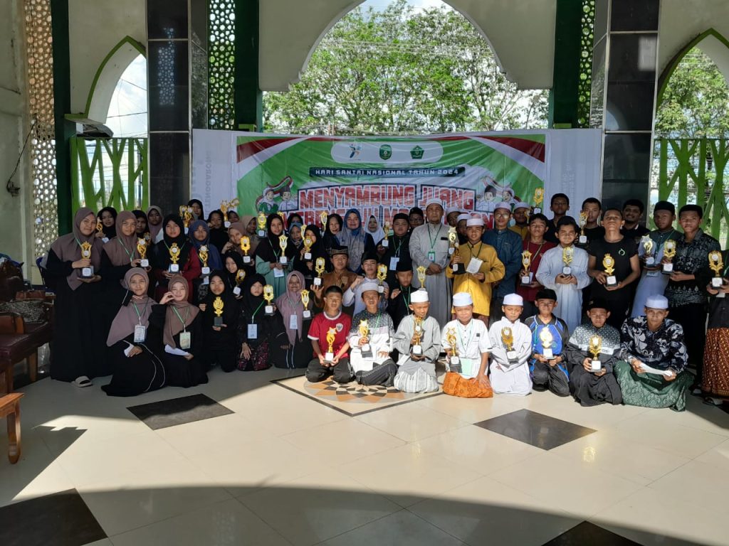 Anggota DPRD Kutai Kartanegara, Hamdiah Z, S.Pd Hadiri Lomba Santri Diniyah dan Pesantren Anggota DPRD Kutai Kartanegara, Hamdiah Z, S.Pd Hadiri Lomba Santri Diniyah dan Pesantren