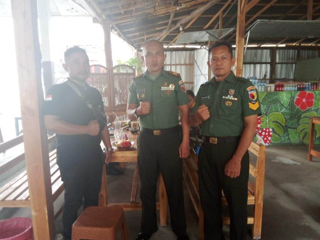 Tradisi Syukuran Kenaikan Pangkat di Koramil 0814/Mojoagung, Momen Penuh Syukur di Warles Musik Community Tradisi Syukuran Keenam Anggota Koramil 0814/Mojoagung Berlangsung Di Warles Musik Community