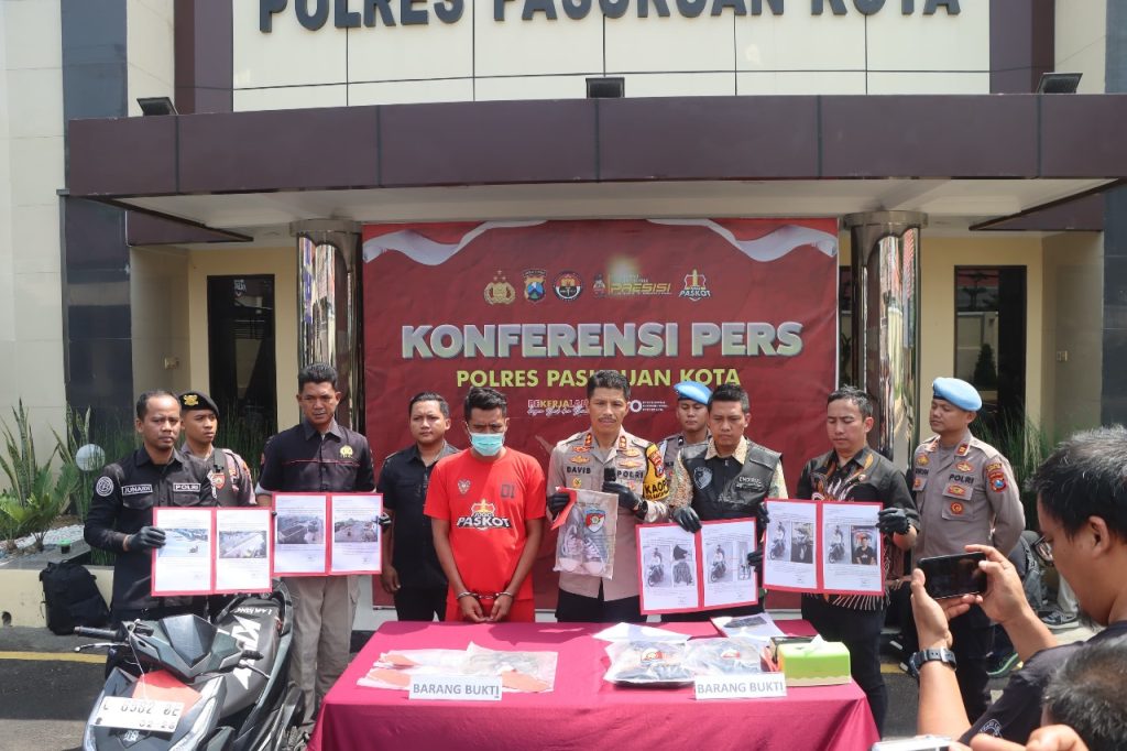 Kapolres Pasuruan Kota AKBP Davis Busin Siswara saat pelaksanaan Konferensi Pers