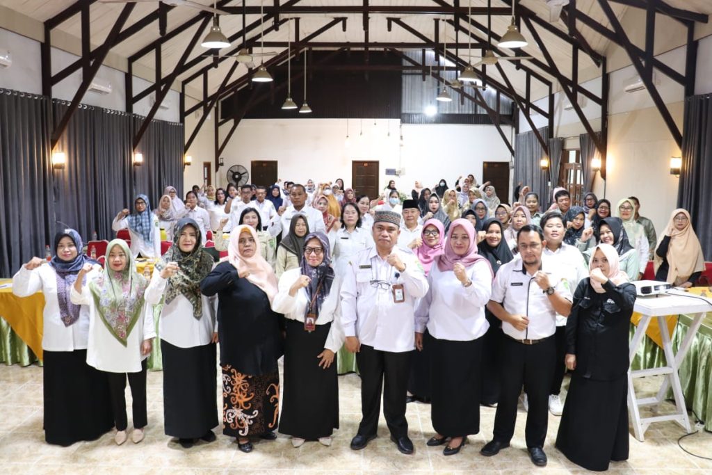 Puluhan staf Dinas Pengendalian Penduduk dan Keluarga Berencana (DPPKB) Kutai Timur dan penyuluh keluarga berencana (KB) mengikuti Bimbingan Teknis (Bimtek) Penguatan Laporan Keuangan yang diadakan di Teras Belad Cafe and Resto, Rabu (9/10/2024).