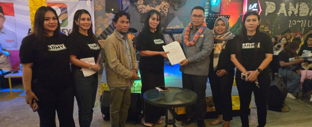 Army Mendapat Dukungan Penuh dari Srikandi Gemass, Ajak Masyarakat Pilih dengan Bijak Deklararasi Srikandi Gemass untuk Army di cafe pandawa, Minggu (13/10/2024) malam.