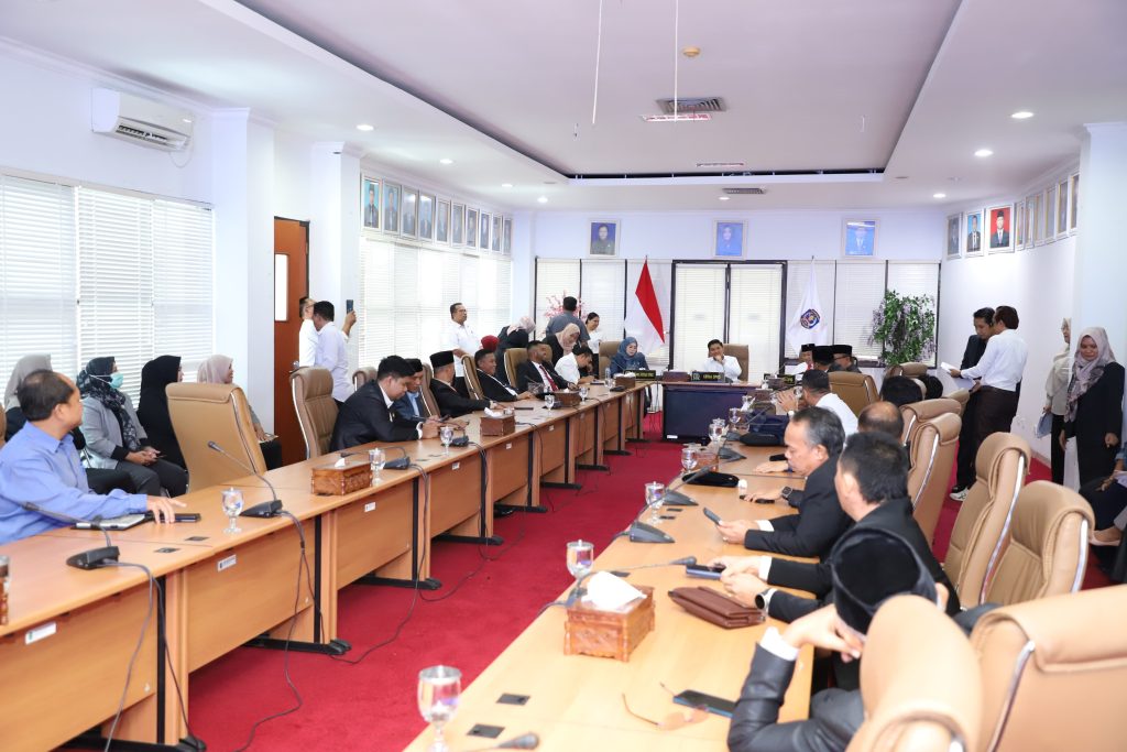 Pembentukan AKD DPRD Kota Botang di Ruang Rapat II DPRD Bontang, Kamis (17/10/2024) (Agt/GOnews)
