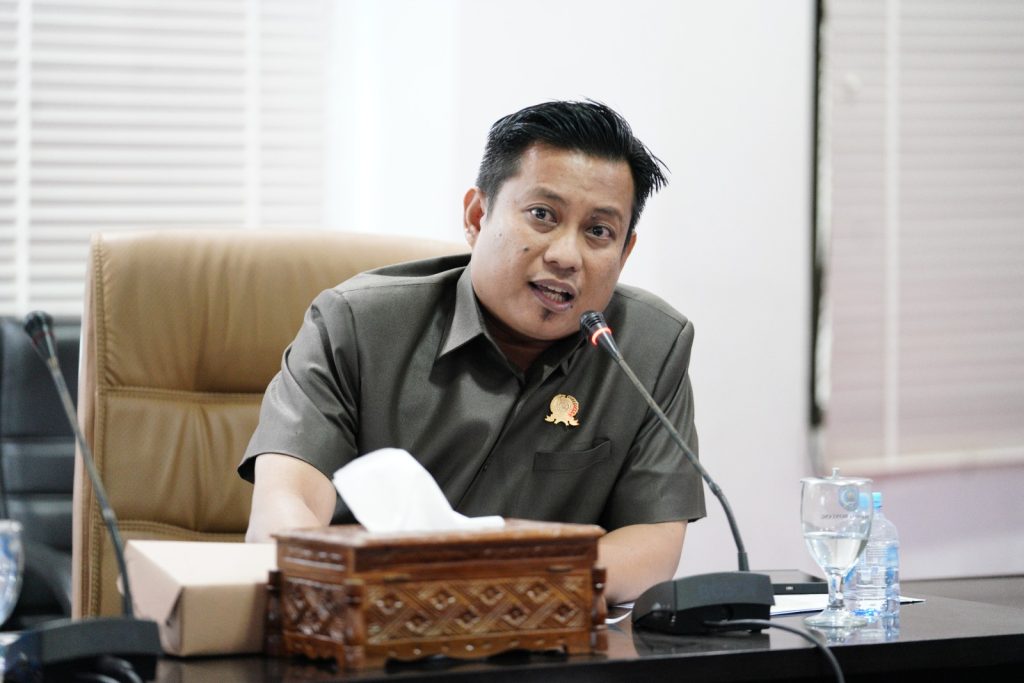 Sem Nalpa Mario Guling, Anggota DPRD Kota Bontang
