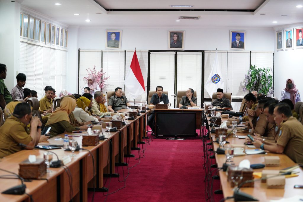 Suasana Raker Komisi A bersama Pemkot Bontang di Gedung DPRD Kota Bontang, Senin (21/10/2024)