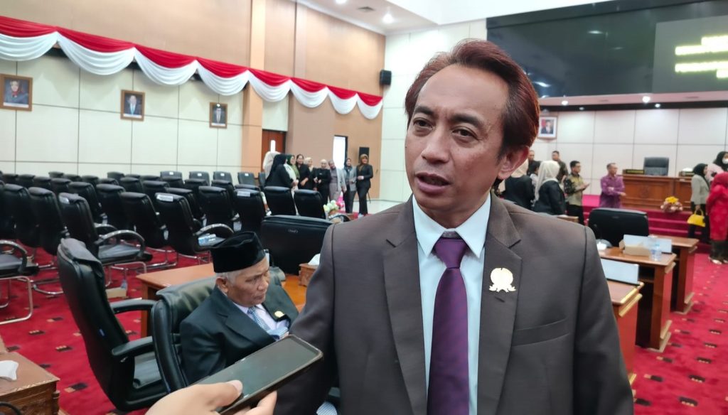 Rustam, Anggota DPRD Kota Bontang