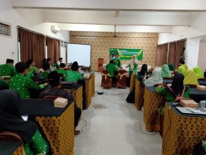 Pergunu Jombang mengadakan pelatihan “Pemanfaatan AI dalam Pembuatan Modul Ajar dan Perangkat Penilaian Pembelajaran” di SMKN 1 Jombang, Minggu (27/10/2024)