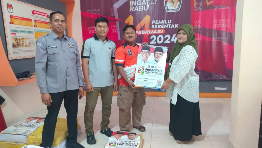 Ketua KPU Kutim, Siti Akhlis Muaffin,