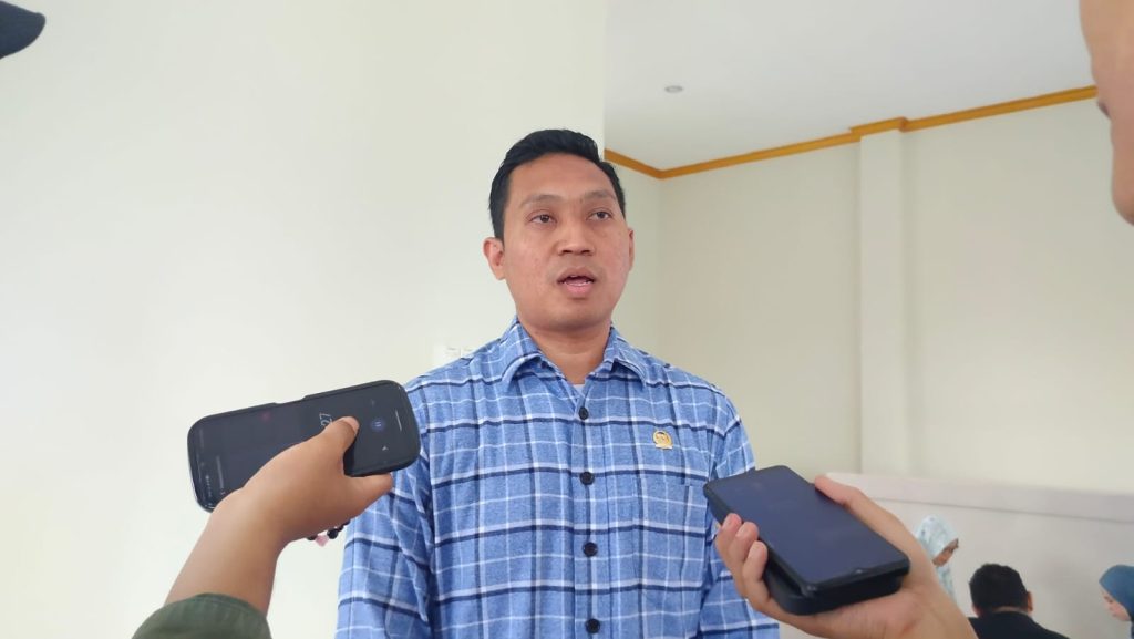 Anggota DPRD Kutai Timur (Kutim), Pandi Widiarto, menggelar reses di Dusun 8 RT 38, kawasan TPA An Nur G. House Swarga Bara, Sangatta Utara, Minggu (17/11/2024).