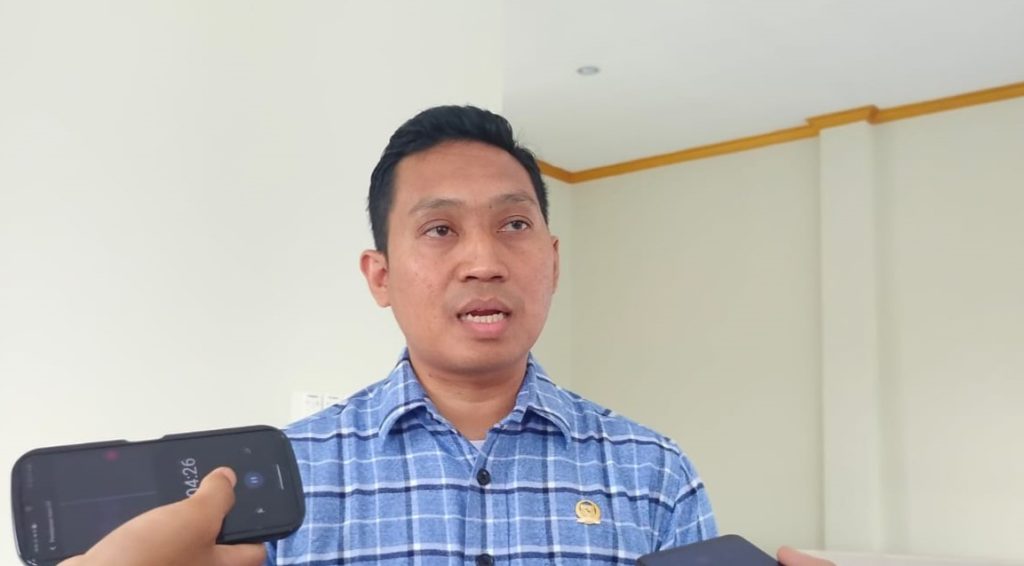Anggota DPRD Kutai Timur (Kutim), Pandi Widiarto, menggelar reses di Dusun 8 RT 38, kawasan TPA An Nur G. House Swarga Bara, Sangatta Utara, Minggu (17/11/2024).
