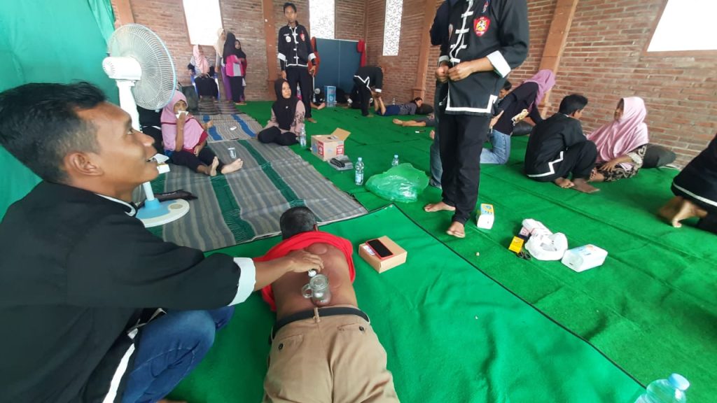 Baksos Pengobatan Alternatif IKSPI Cabang Kediri Disambut Antusias Warga IKS Putra Indonesia Kera Sakti menggelar baksos pengobatan alternatif dalam rangka HUT perguruan yang ke-45 di Kelurahan Pojok, Kota Kediri, Minggu (19/1/2025).