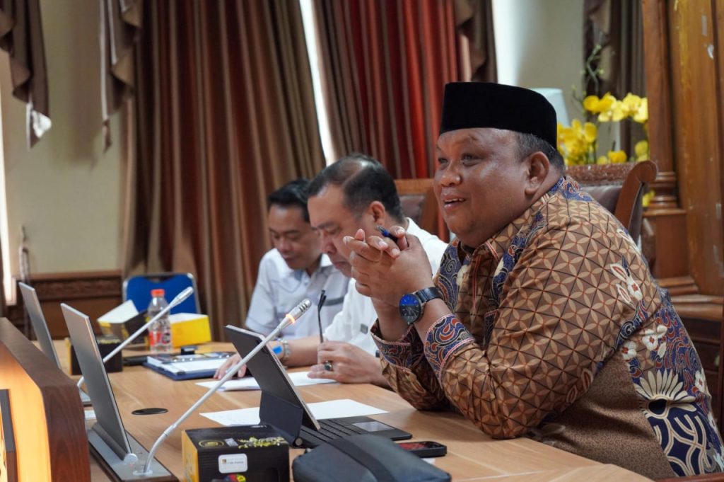 Agusriansyah Ridwan, Anggota DPRD Kaltim (kopiah hitam)