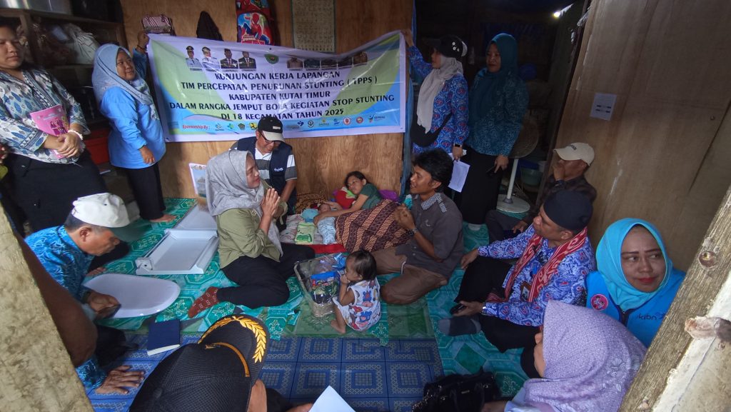 TPPS Kutim Lakukan Cap Jempol Stop Stunting di Desa Muara Pantun TPPS Kutim mengadakan kunjungan kerja lapangan (KKL) di Desa Muara Pantun, Kecamatan Telen, Kamis (23/1/2025).