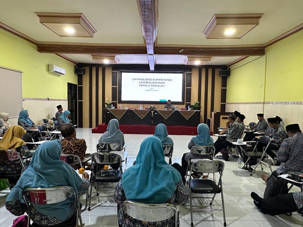 Tingkatkan Kompetensi, MKKS Swasta Jombang Gelar Bimbingan Teknis untuk Kepala Sekolah Bimbingan Teknis Manajemen Sekolah untuk Kepala Sekolah Swasta se-Kabupaten Jombang Tahun 2025 di SMA DU 1 Peterongan, Jombang