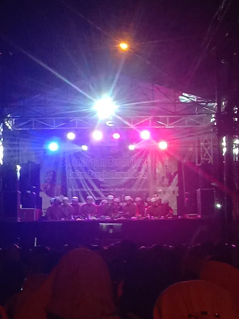 Pemerintah Desa Batankrajan, Kecamatan Gedeg, Mojokerto, menggelar acara bersholawat dalam rangka Ruwah Desa di Balai Desa Batankrajan, Sabtu (22/2/2025).
