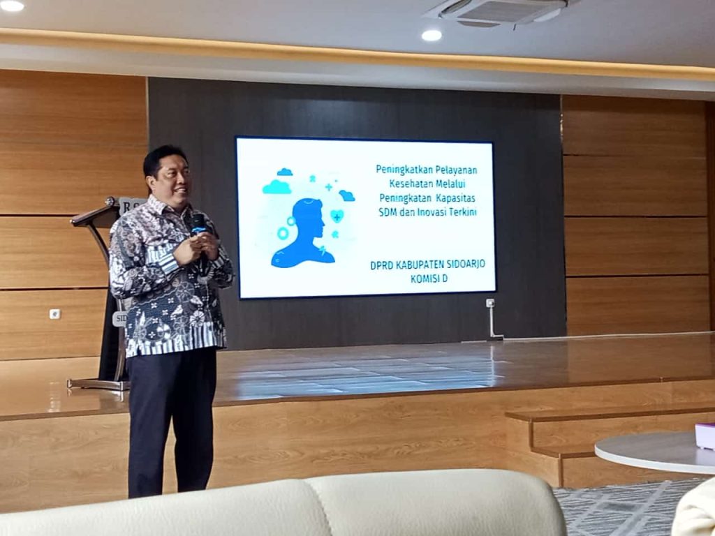 Wakil Ketua Komisi D H.Bangun Winarso dari Fraksi PAN saat kegiatan di RSUD Sidoarjo barat.