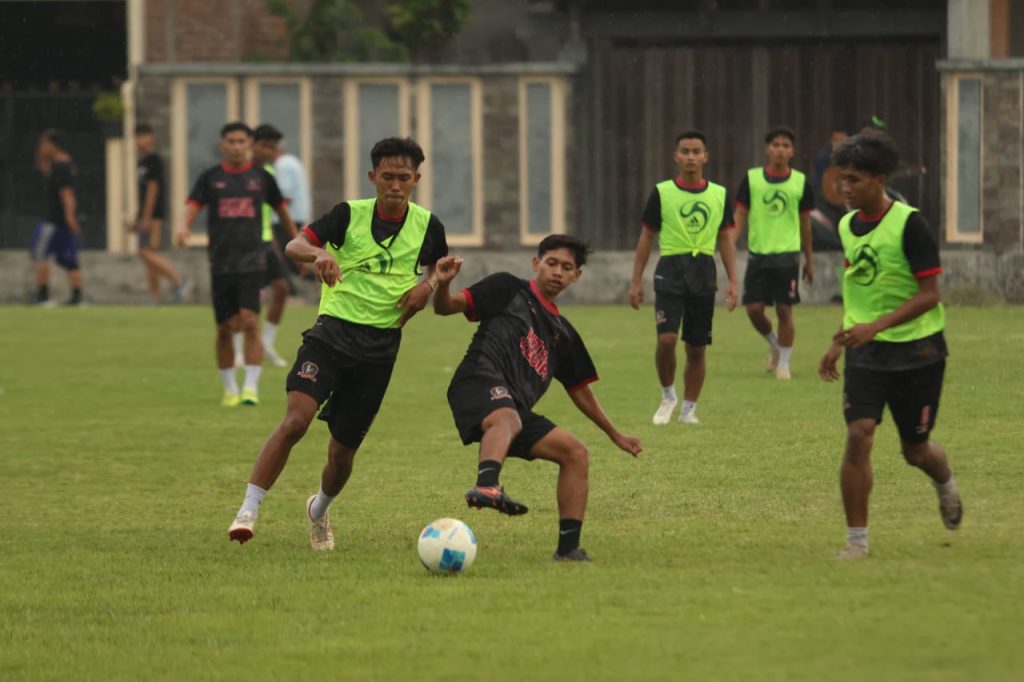 Skuad Inter Kediri saat latihan di Stadion Brawijaya mulai (DR/GOnews.id)