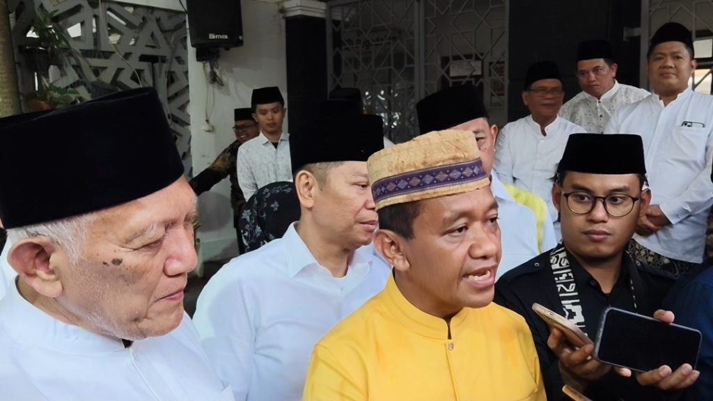 Bahlil Lahadalia, Menteri ESDM saat diwawancarai di PP Tebuireng, Jombang, Jumat (14/03/2025) (AD/GOnews.id)