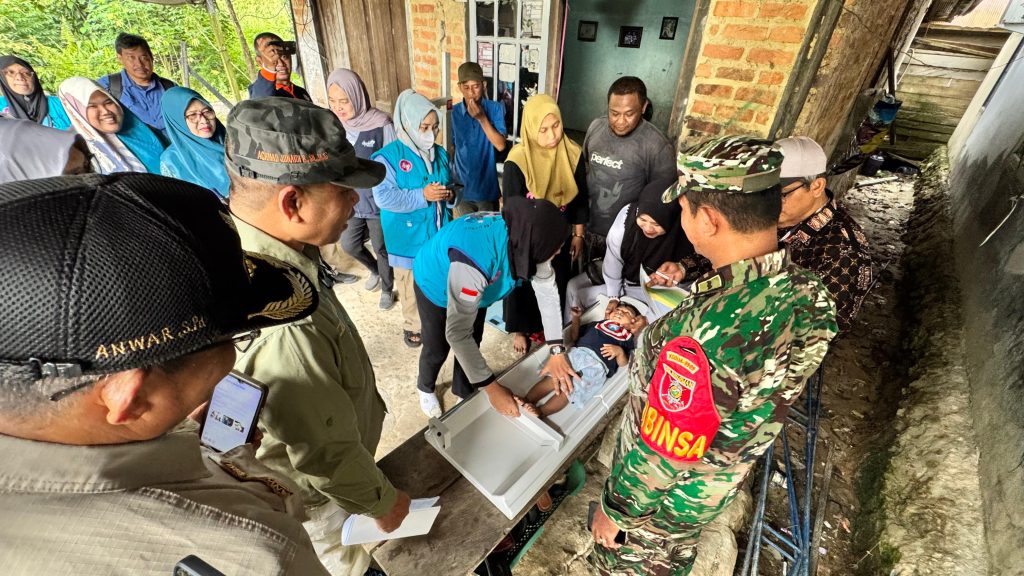 Himpsi dan TPPS Kutim Kolaborasi Atasi Stunting dari Sisi Psikologis Himpsi bersama TPPS Kutai Timur (Kutim) dalam kegiatan cap jempol di Kantor Desa Batu Timbau Ulu, Kecamatan Batu Ampar, Kamis (27/2/2025).