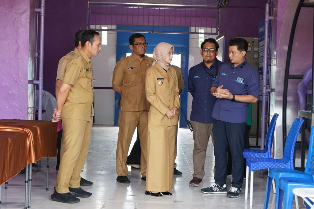 Wali Kota Kediri Tinjau Stadion Brawijaya, Siapkan Perbaikan Wali Kota Kediri Vinanda Prameswati meninjau Stadion Brawijaya