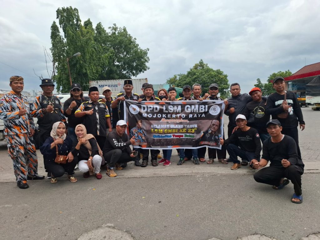 HUT ke-23 LSM GMBI Mojokerto Raya Dirayakan Meriah Perayaan ulang tahun LSM GMBI Mojokerto Raya berlangsung penuh kebersamaan dengan doa dan aksi sosial.