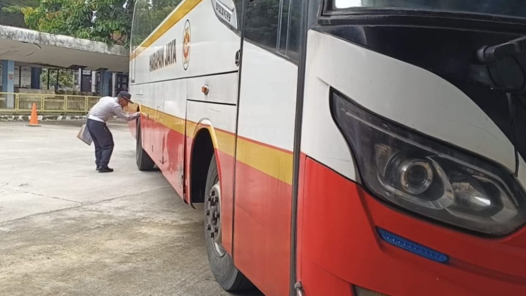 Dishub Kediri gelar ramp check dan tes kesehatan pengemudi