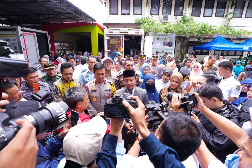 Sulsel Jadi Teladan Nasional Gerakan Pangan Murah Gubernur Sulawesi Selatan Andi Sudirman Sulaiman
